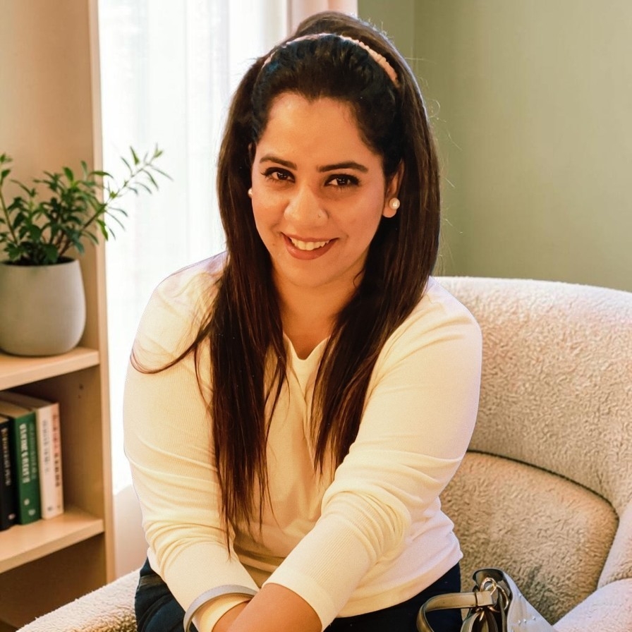Headshot of Madeeha Ahmed