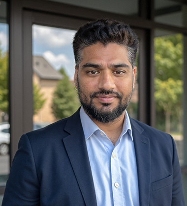 Headshot of Usman Khan